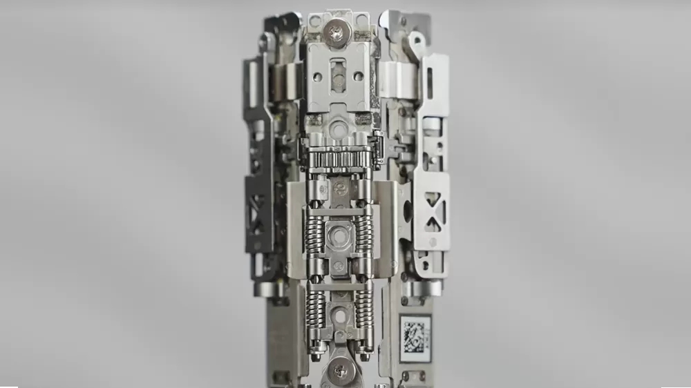 Internal mechanism of foldable phone